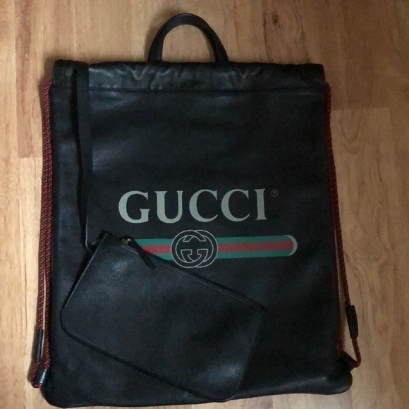 Authentic Gucci drawstring leather backpack in black - Picture 8 of 14